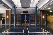 Entrée de la salle d'audience